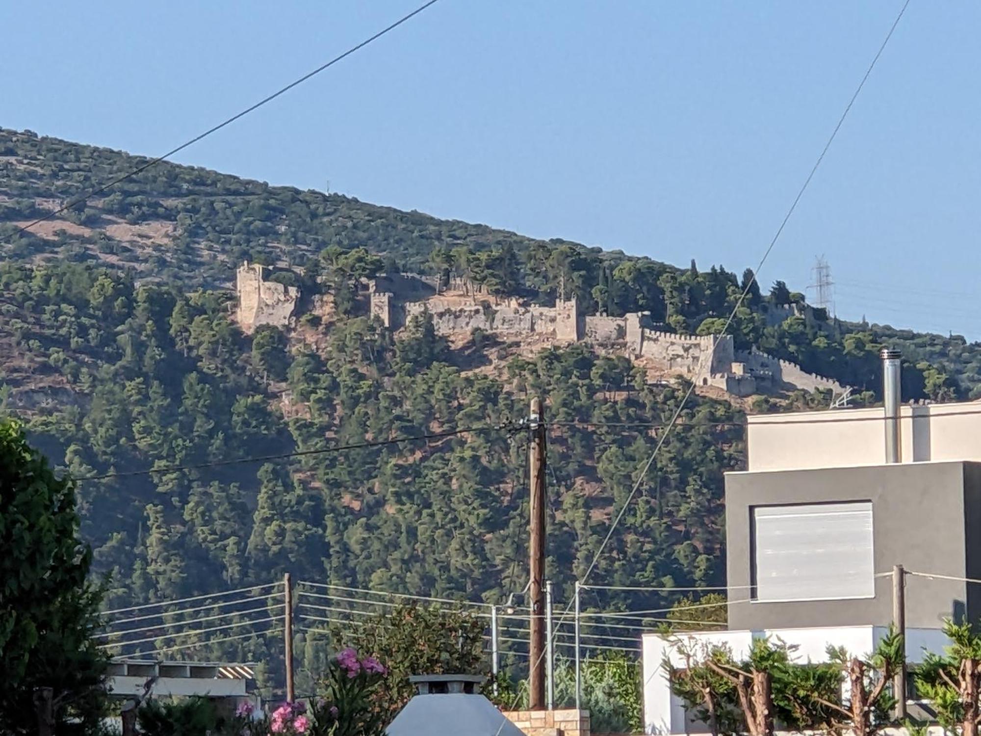 Nafpaktos Beach Apartment Екстер'єр фото